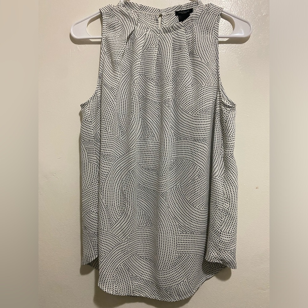 Ann Taylor Blouse sleeveless pleated loose dotted white black XS